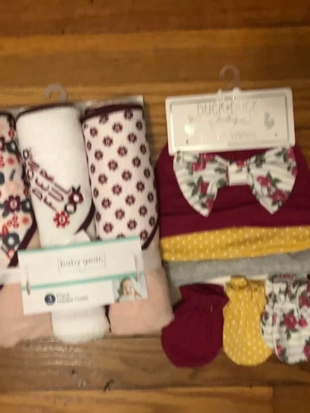 Modern Baby 6pcs bath set & Hooded Towel, Teethers & 3 Hats & Mitten